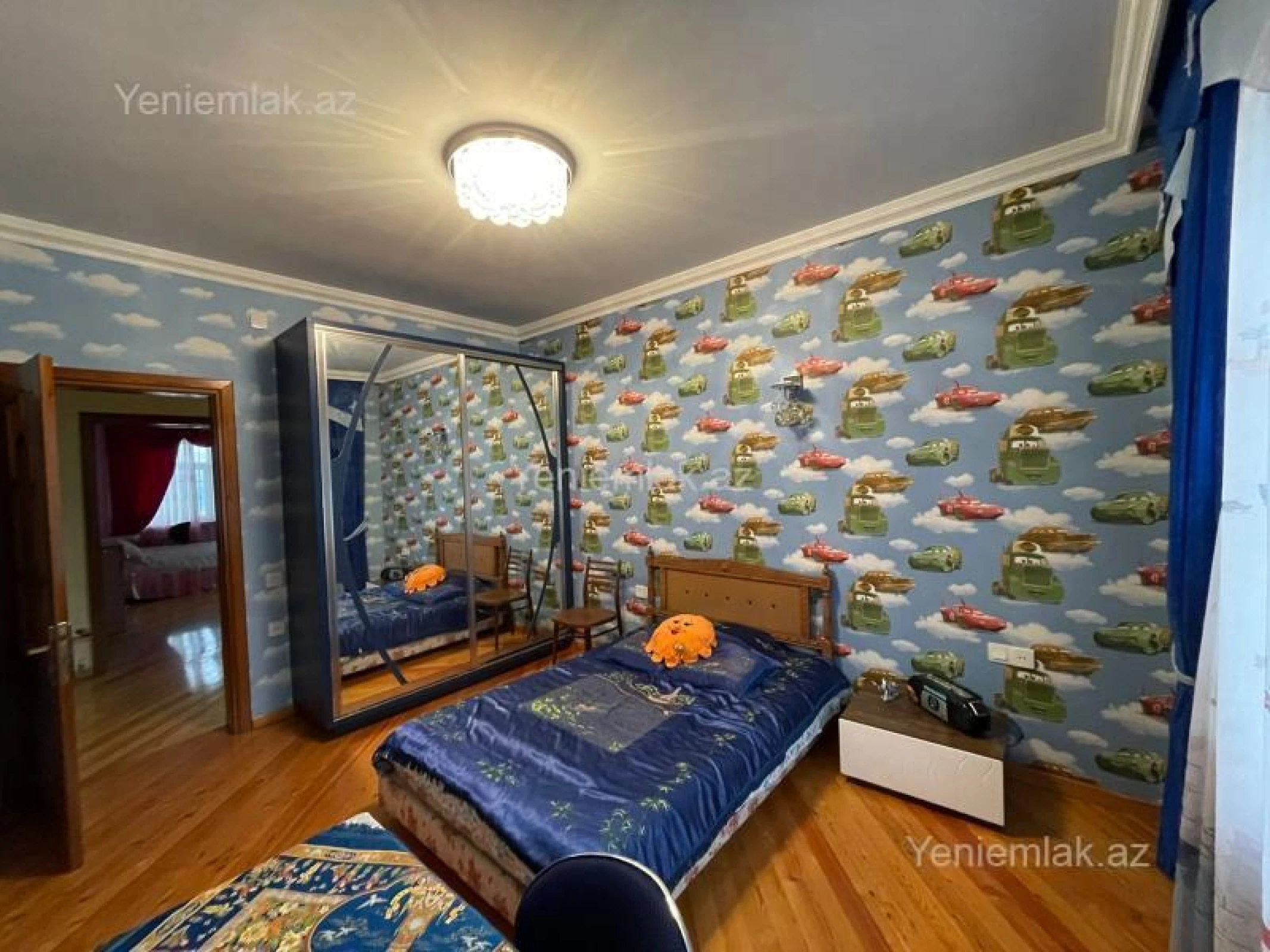 Satılır 5 otaqlı həyət evi 300 m²