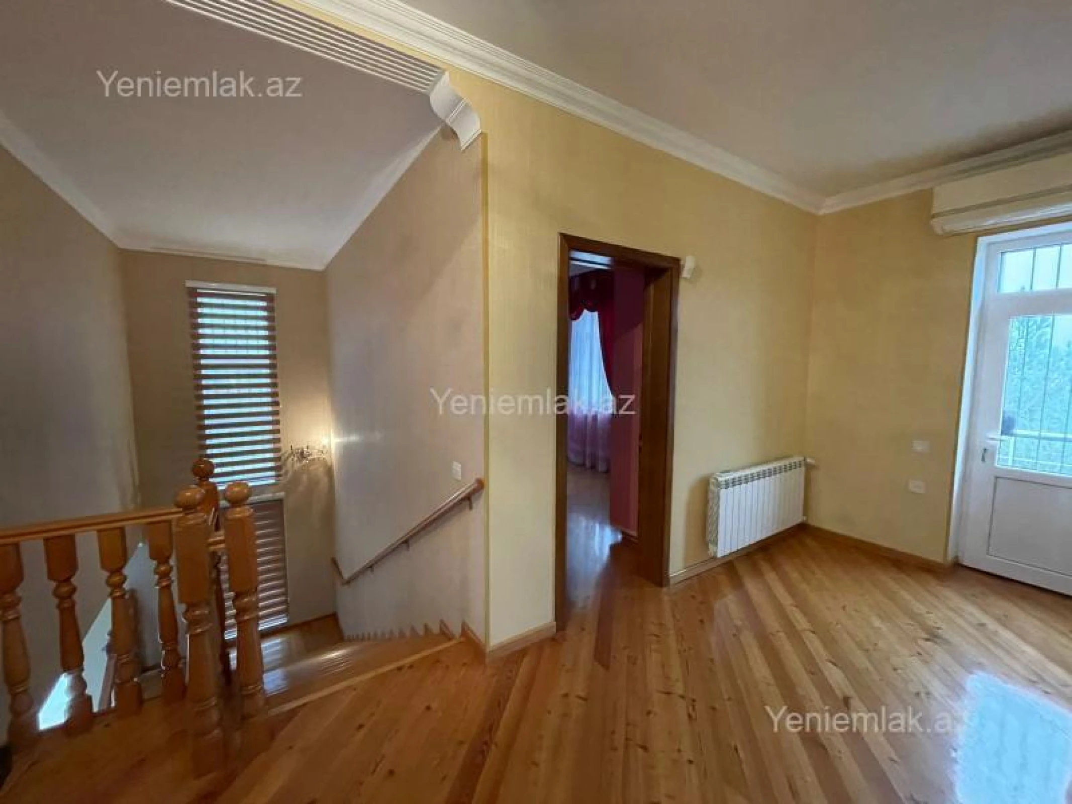 Satılır 5 otaqlı həyət evi 300 m²