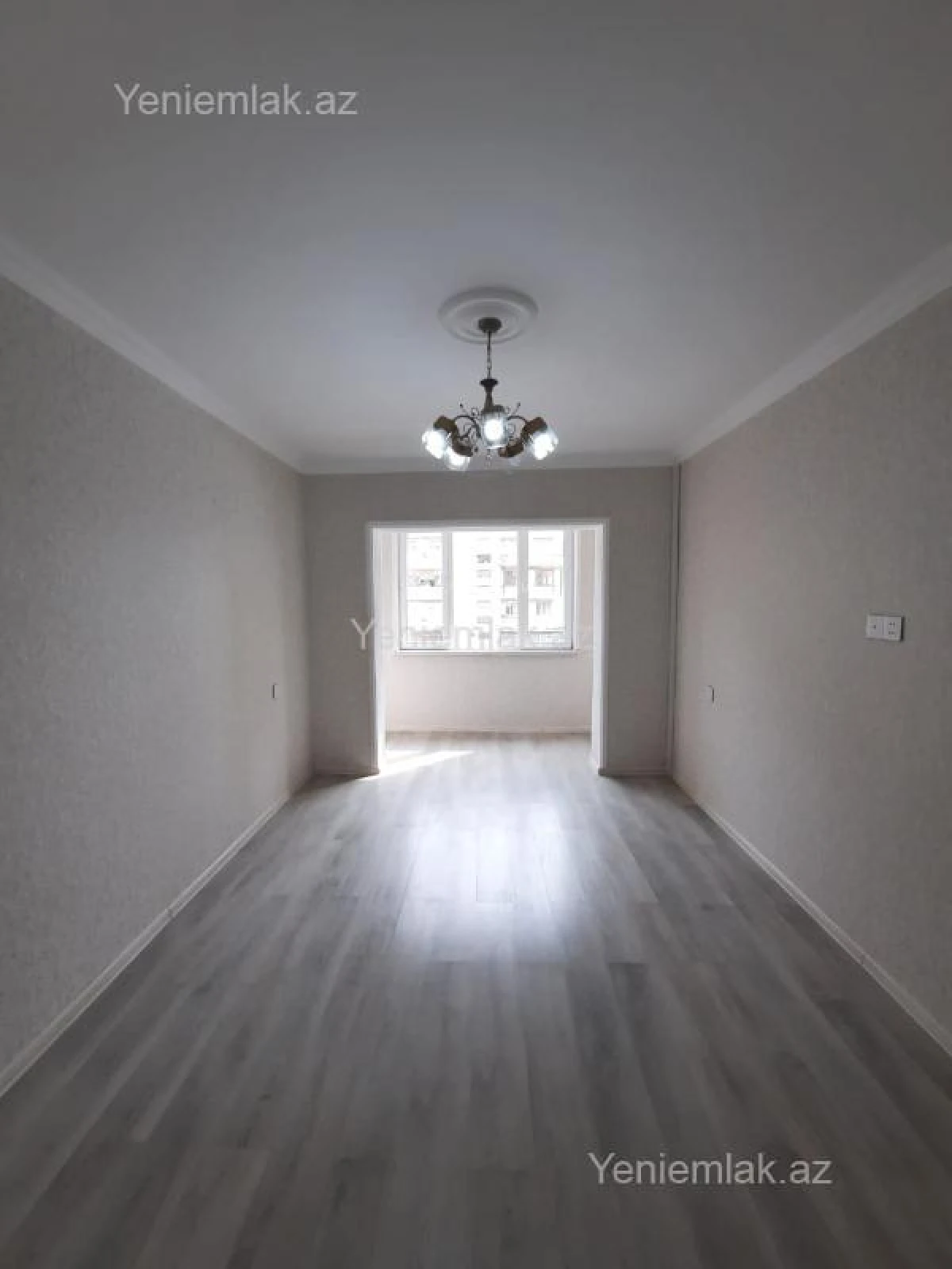 Satılır 4 otaqlı köhnə tikili 110 m²