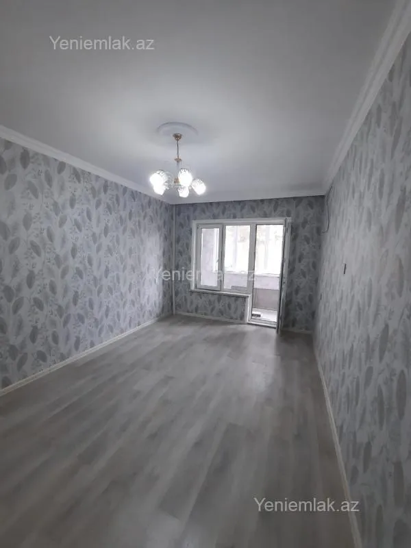 Satılır 4 otaqlı köhnə tikili 110 m²
