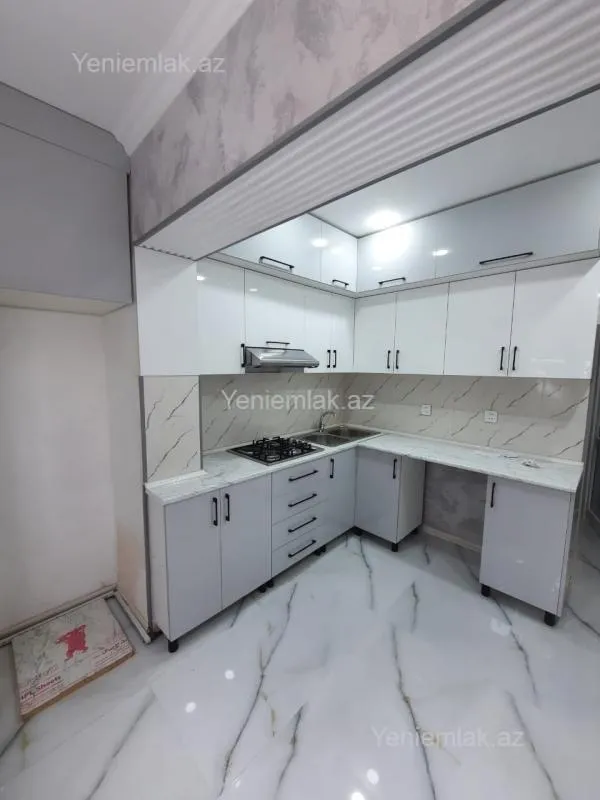 Satılır 4 otaqlı köhnə tikili 110 m²