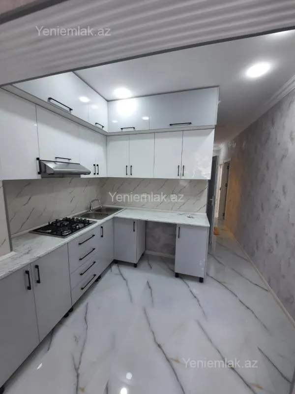 Satılır 4 otaqlı köhnə tikili 110 m²