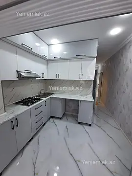 Satılır 4 otaqlı köhnə tikili 110 m²