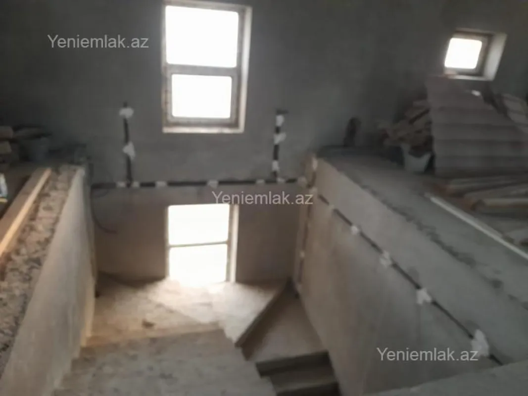 Satılır 7 otaqlı həyət evi 450 m²