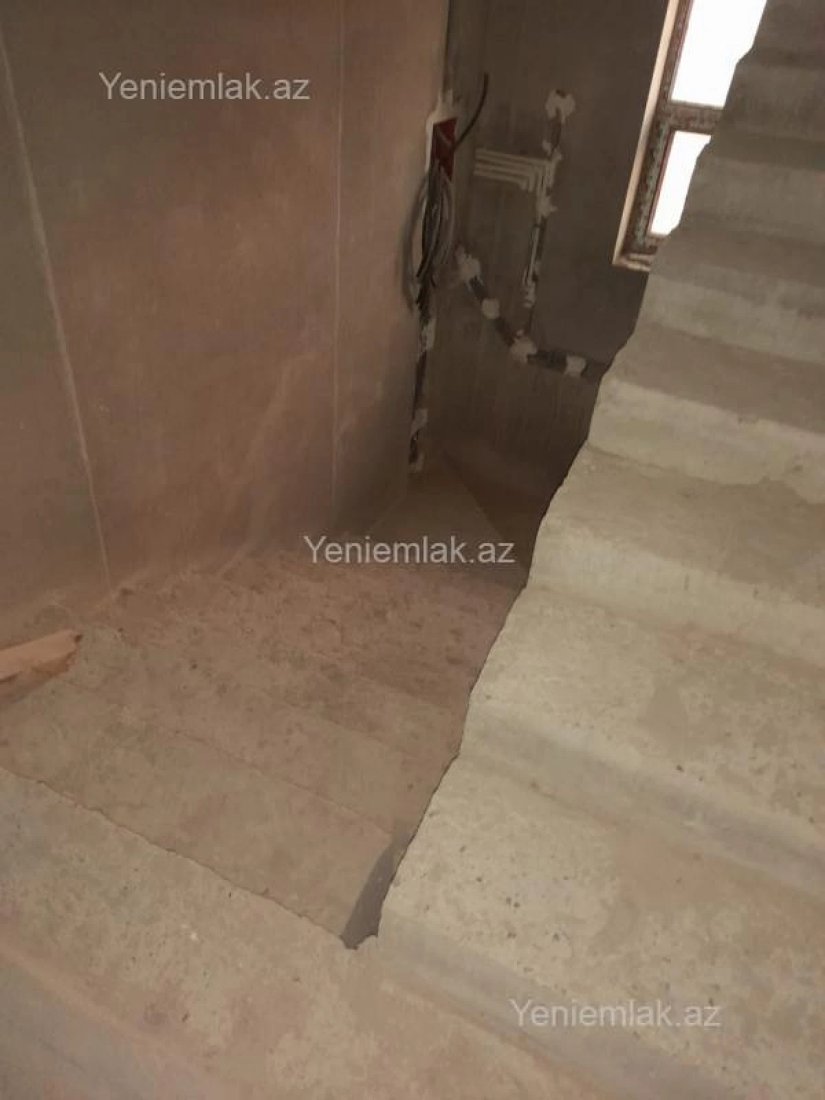 Satılır 7 otaqlı həyət evi 450 m²