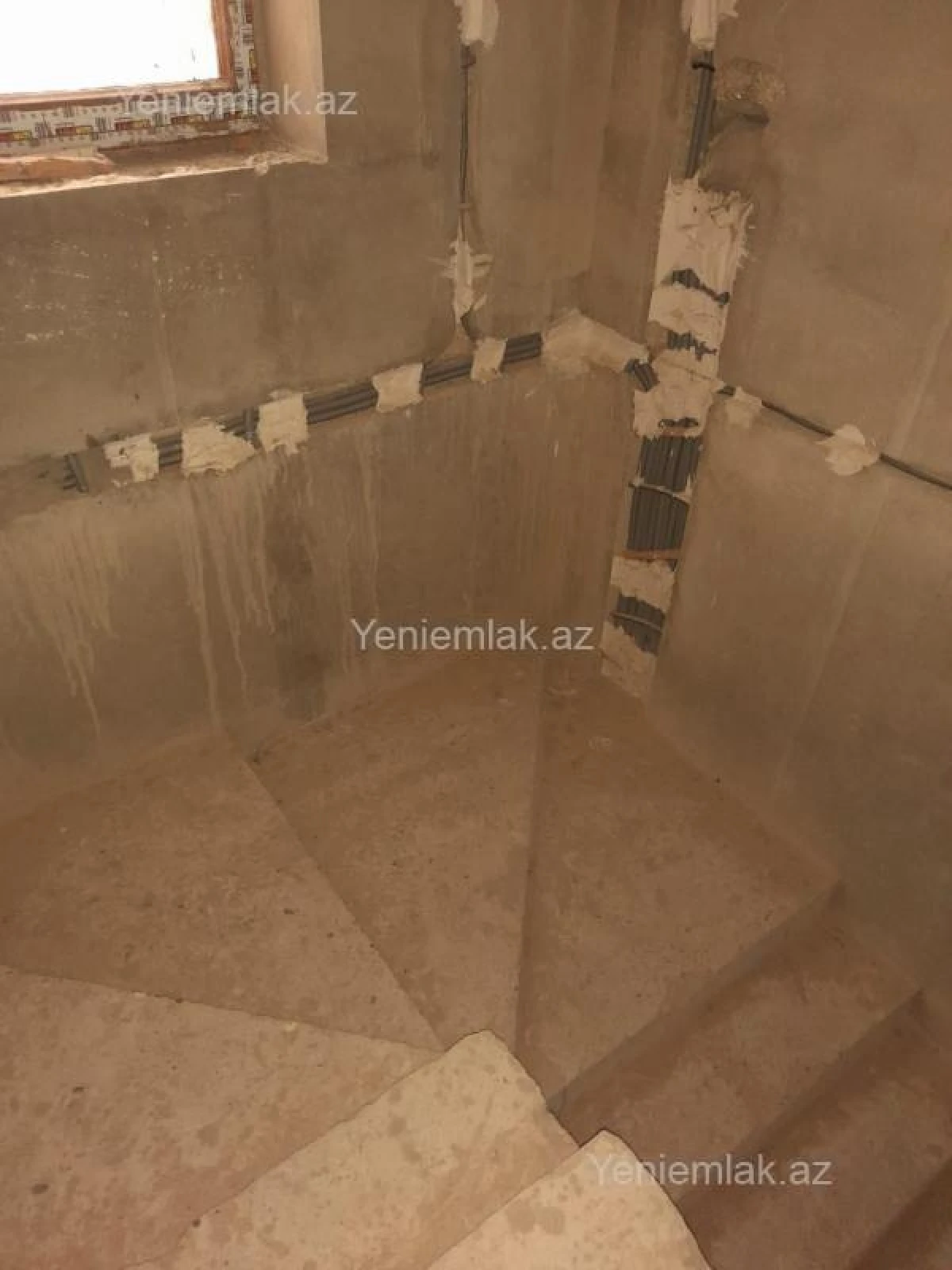 Satılır 7 otaqlı həyət evi 450 m²