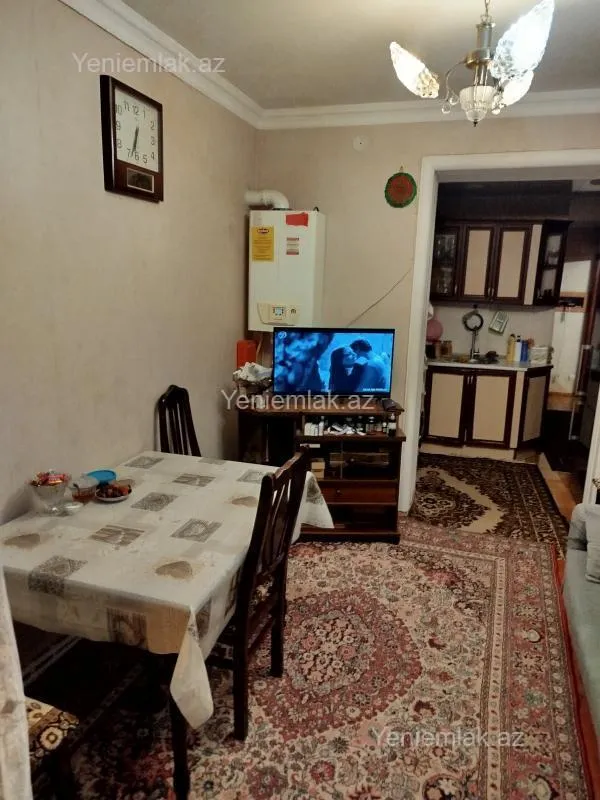 Satılır 4 otaqlı köhnə tikili 80 m²