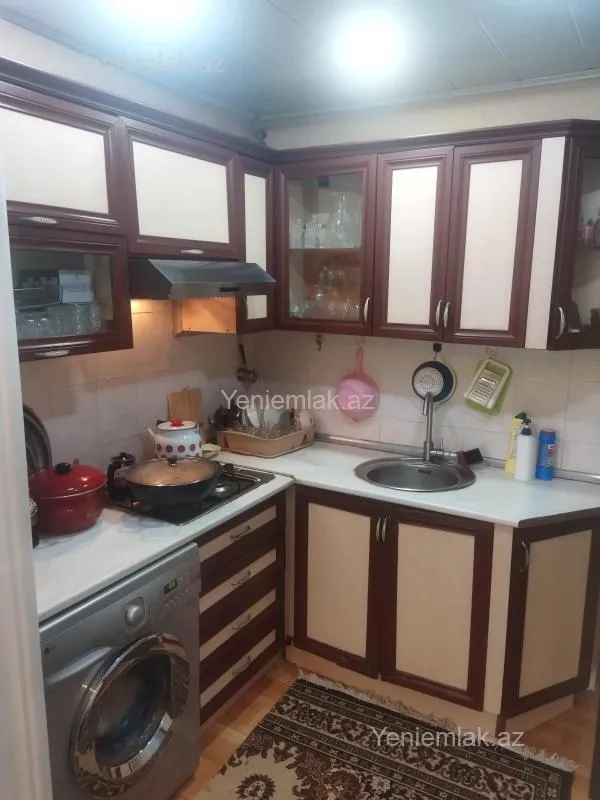 Satılır 4 otaqlı köhnə tikili 80 m²