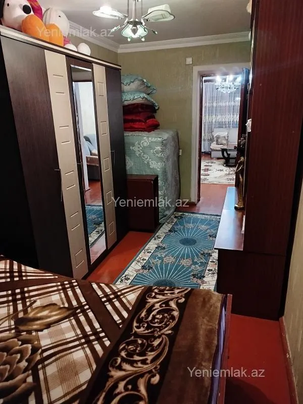 Satılır 4 otaqlı köhnə tikili 80 m²