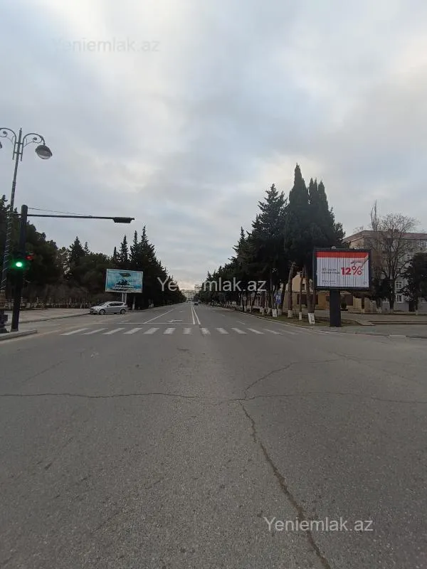 Satılır 4 otaqlı köhnə tikili 80 m²