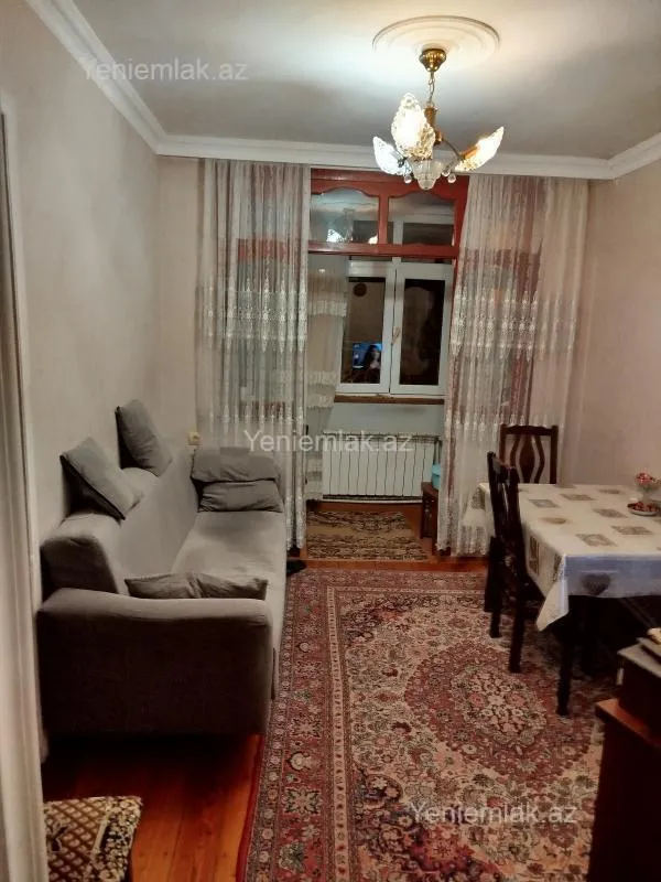 Satılır 4 otaqlı köhnə tikili 80 m²