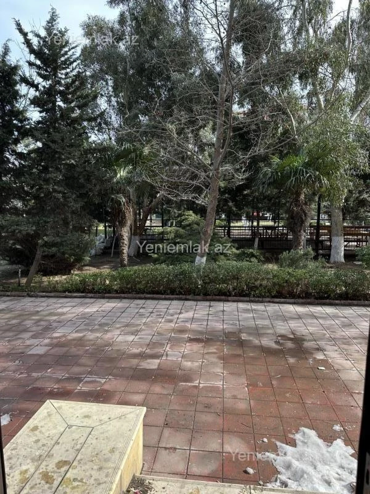 Satılır obyekt 169 m²