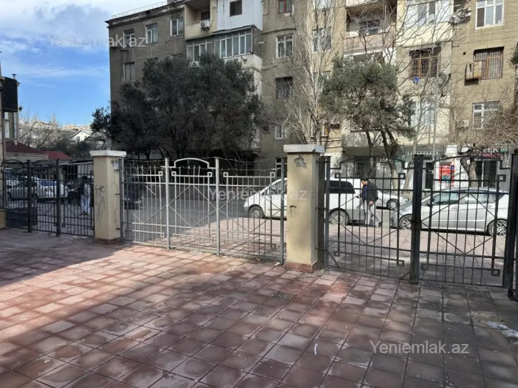 Satılır obyekt 169 m²