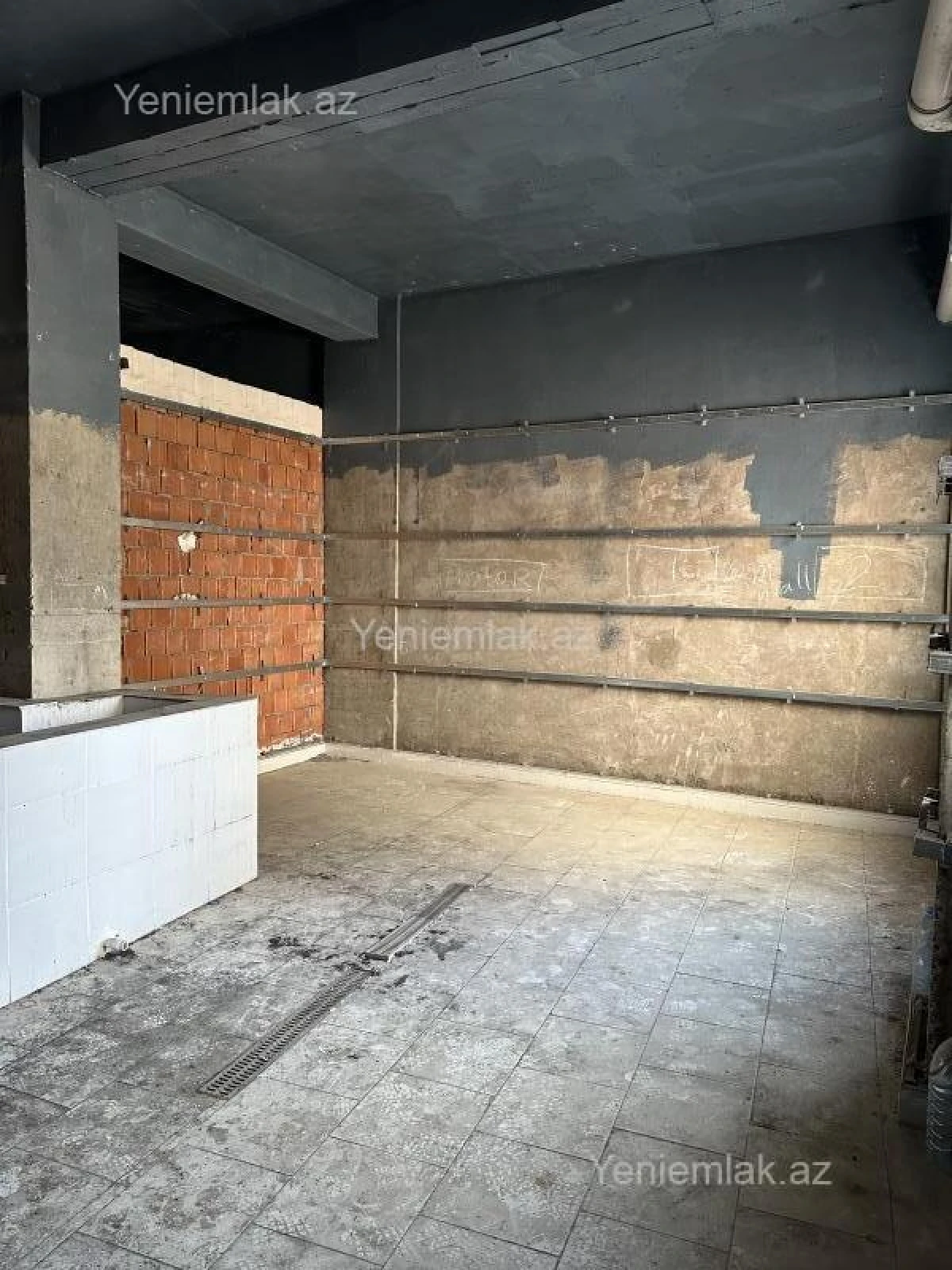 Satılır obyekt 169 m²