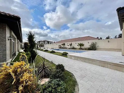 Satılır 7 otaqlı həyət evi 360 m²