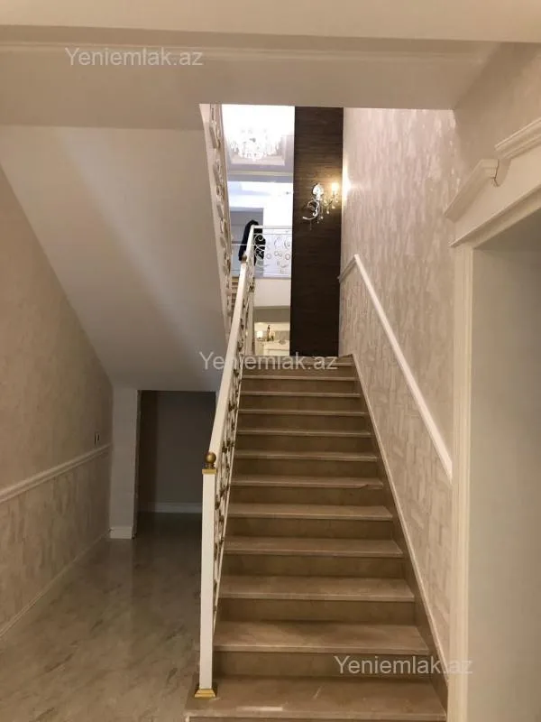 Satılır 7 otaqlı həyət evi 360 m²