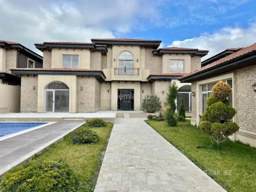 Satılır 7 otaqlı həyət evi 360 m²