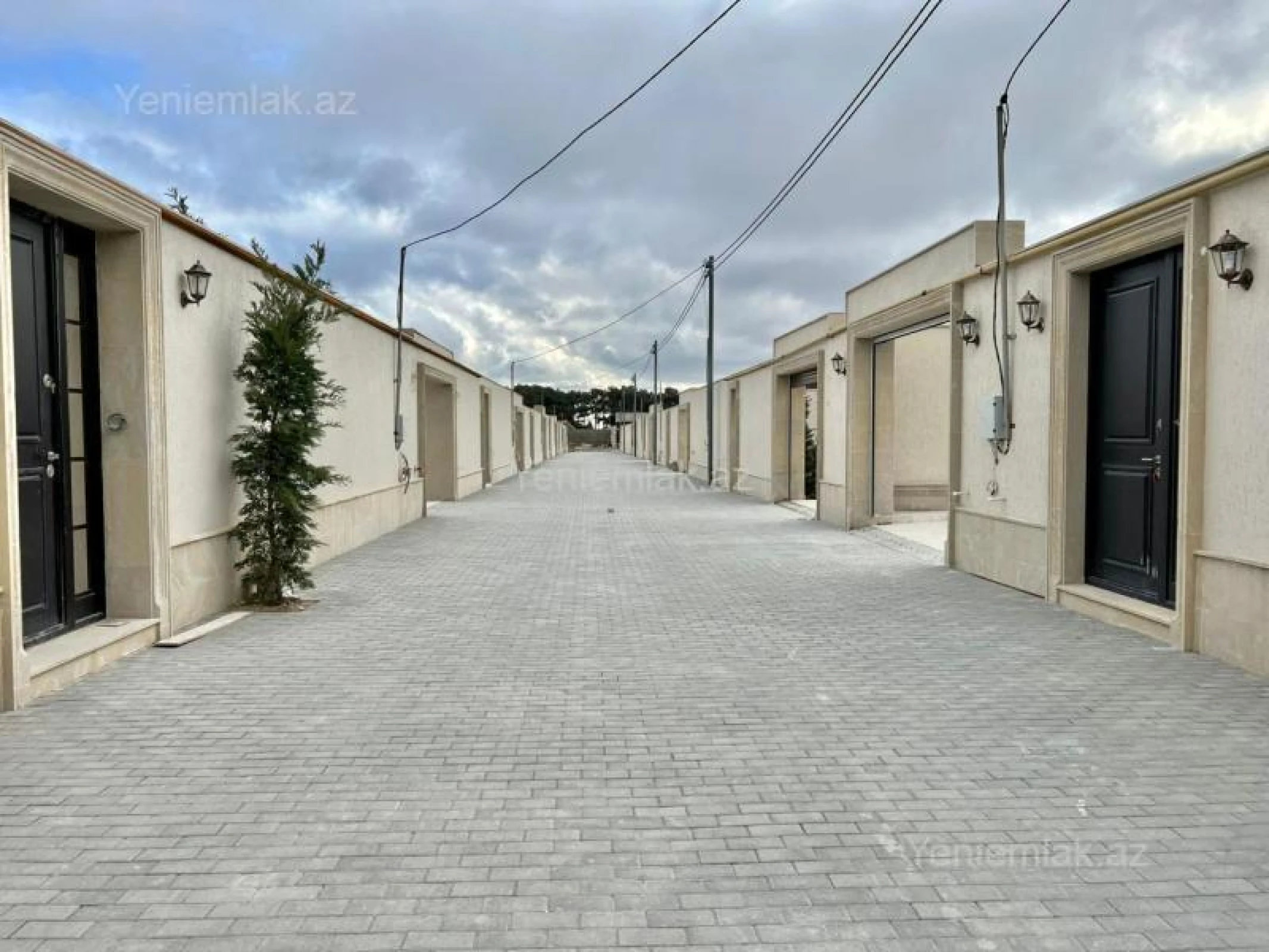 Satılır 7 otaqlı həyət evi 360 m²
