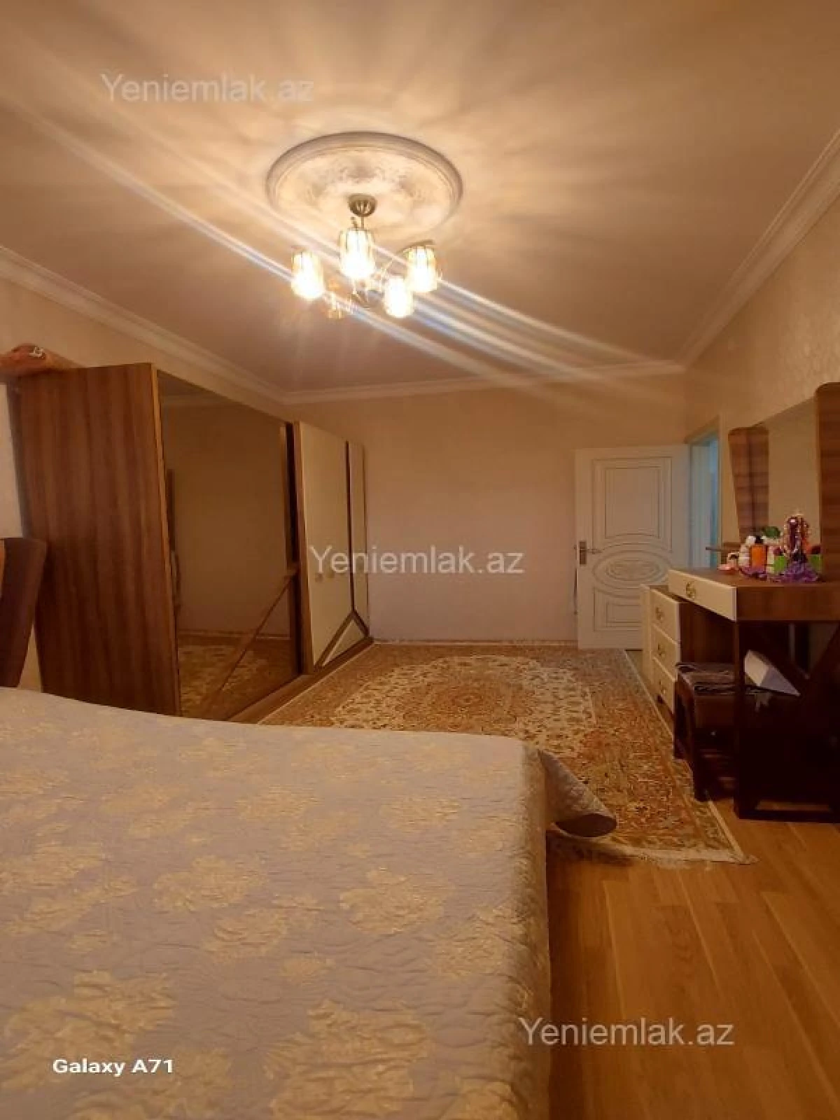 Satılır 3 otaqlı köhnə tikili 80 m²