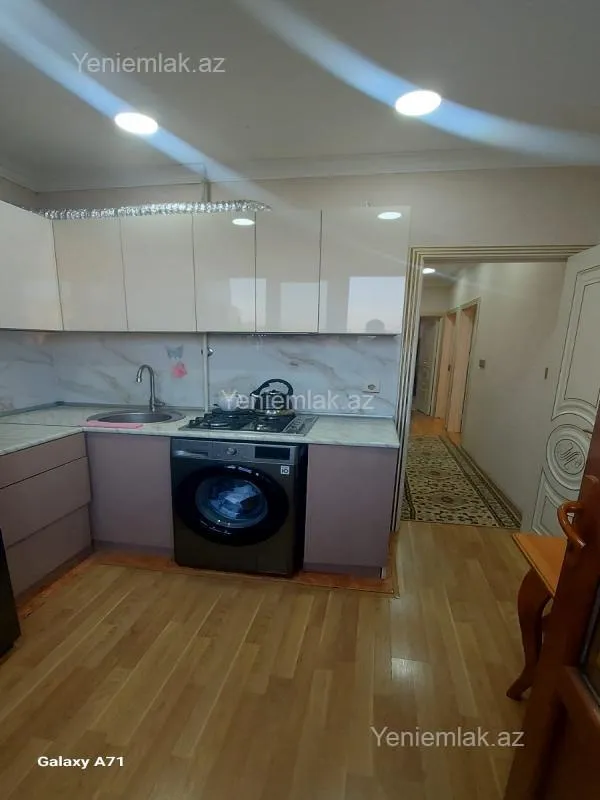 Satılır 3 otaqlı köhnə tikili 80 m²