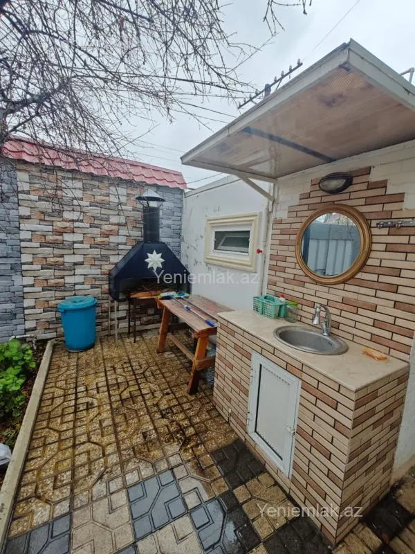 Satılır 4 otaqlı həyət evi 183 m²