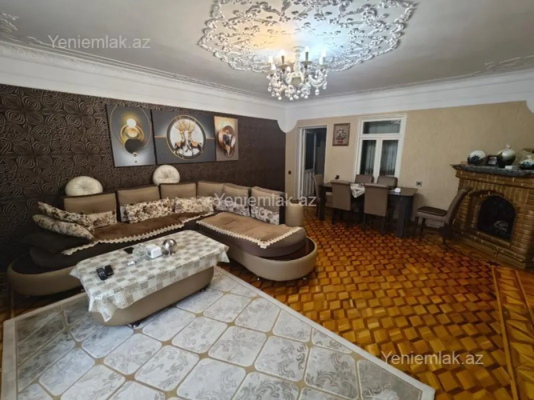 Satılır 4 otaqlı həyət evi 183 m²