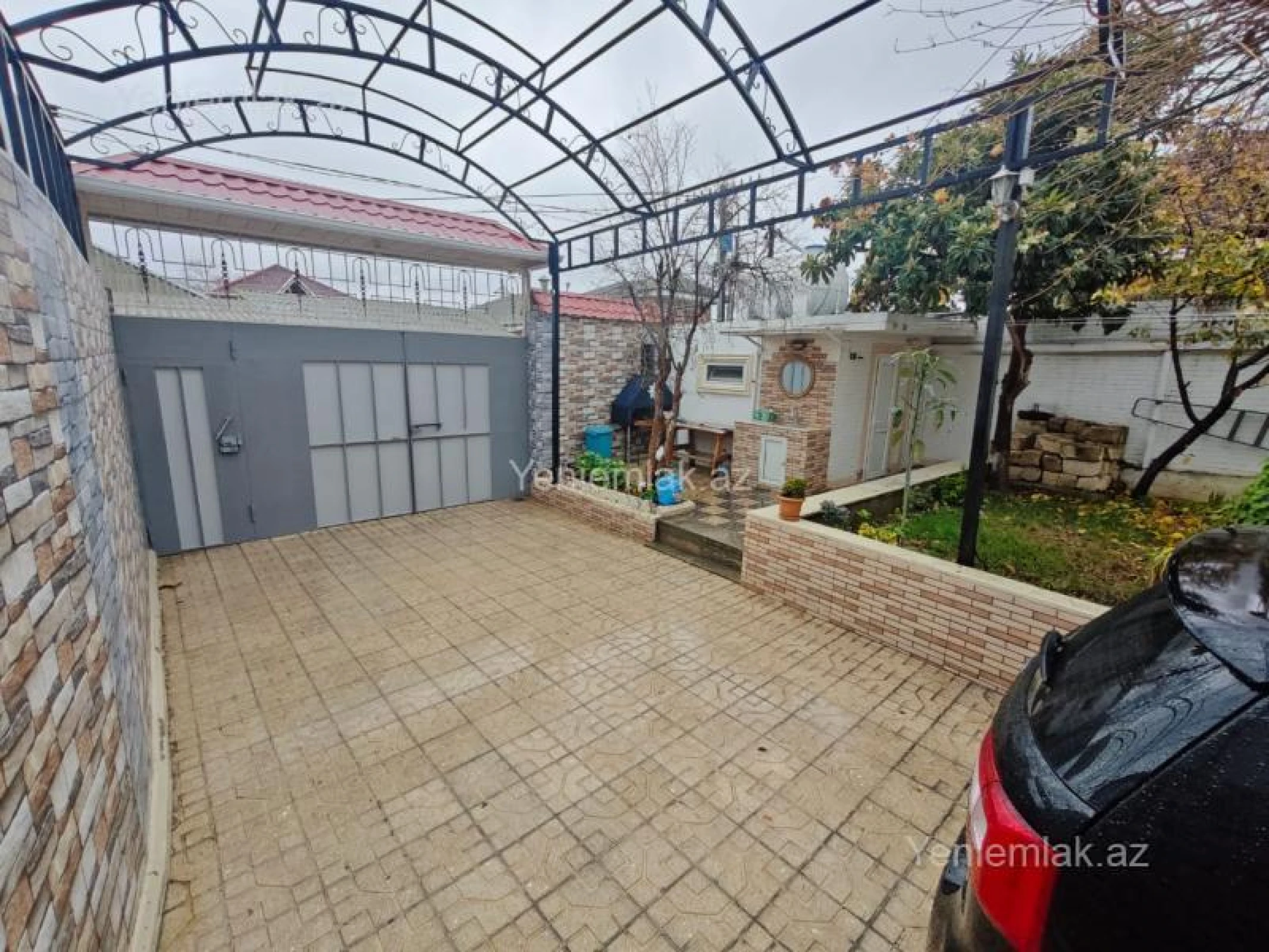 Satılır 4 otaqlı həyət evi 183 m²