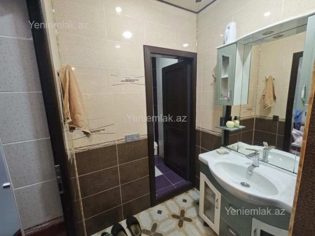 Satılır 4 otaqlı həyət evi 183 m²