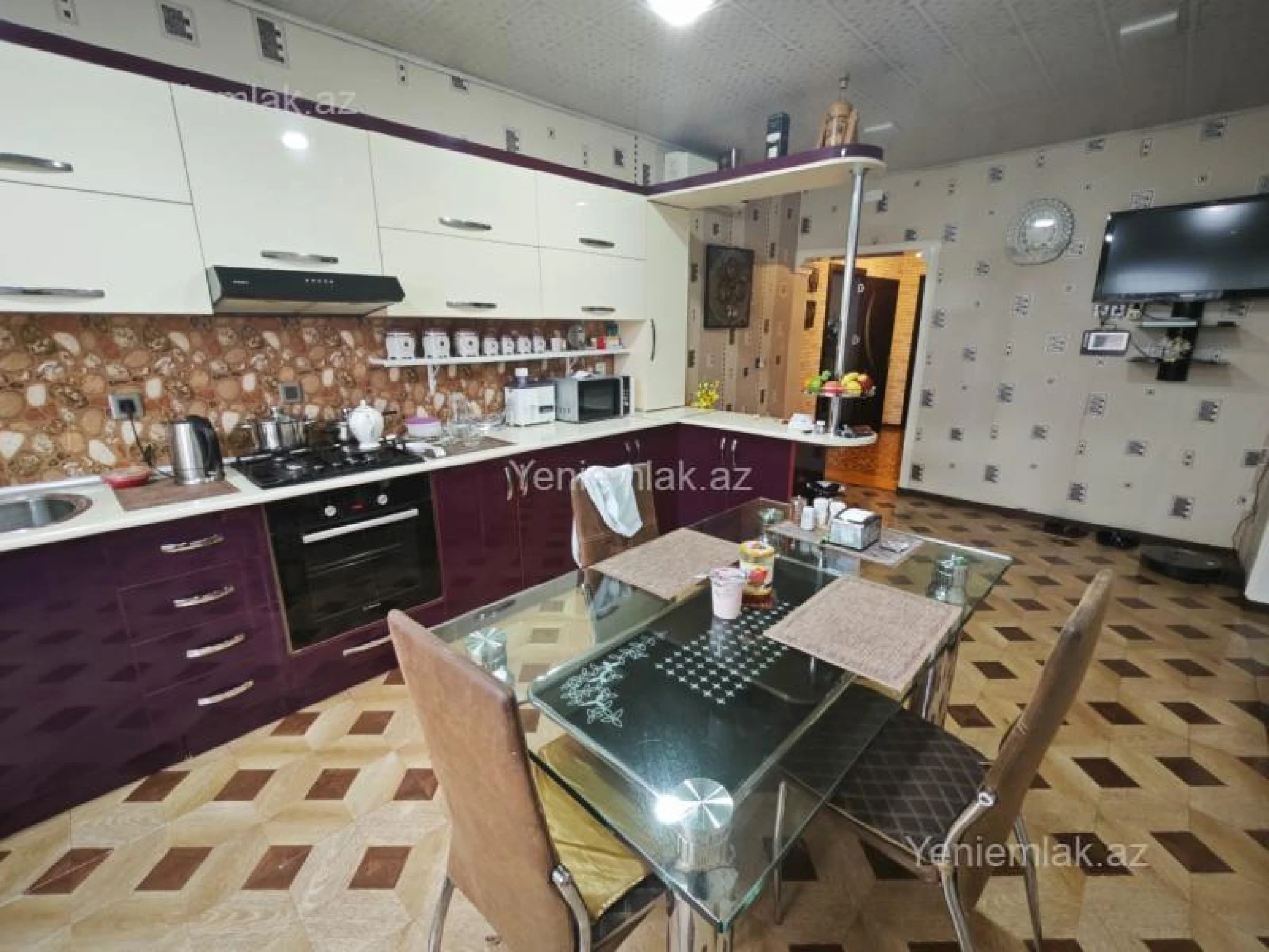 Satılır 4 otaqlı həyət evi 183 m²