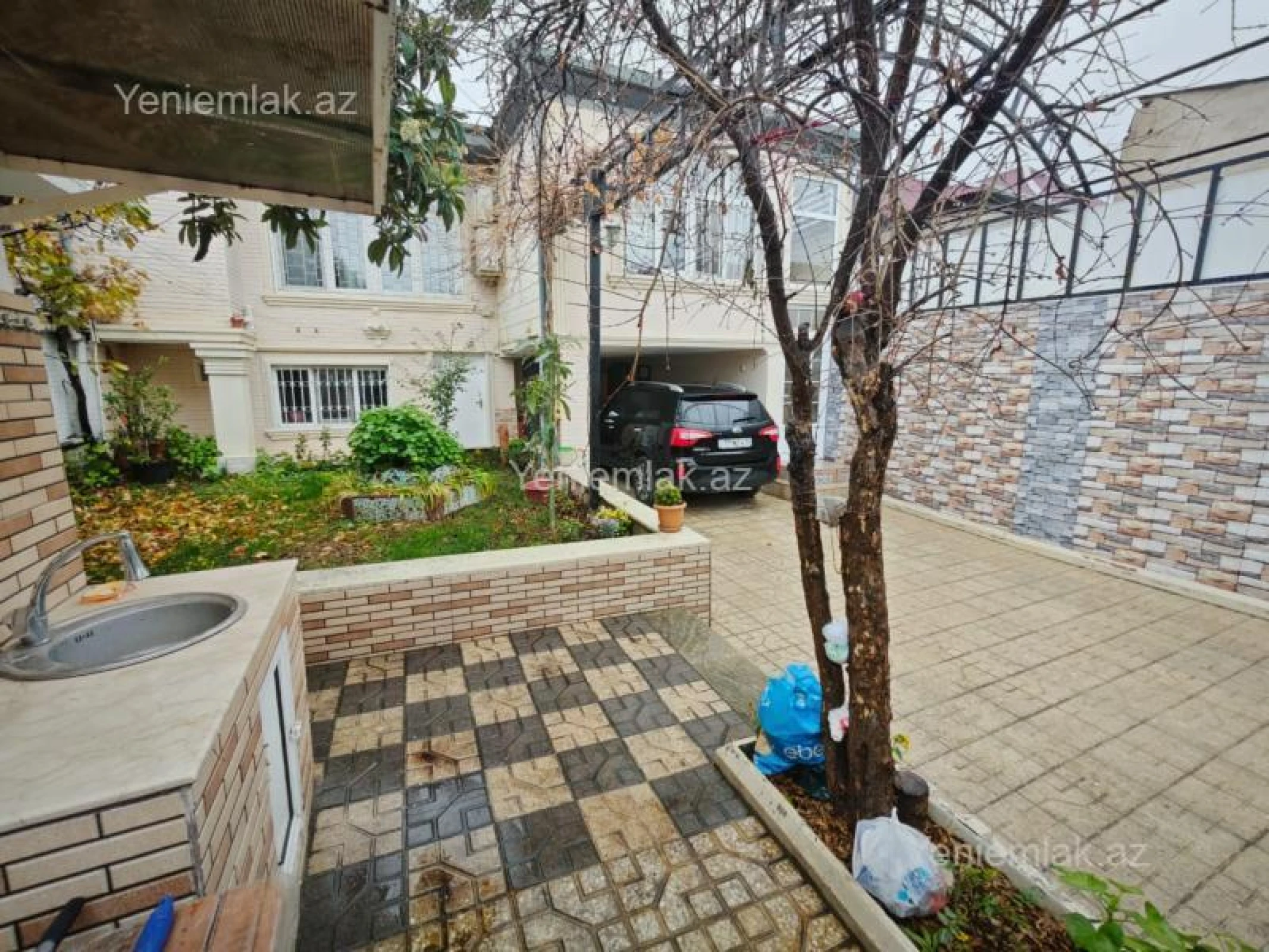 Satılır 4 otaqlı həyət evi 183 m²