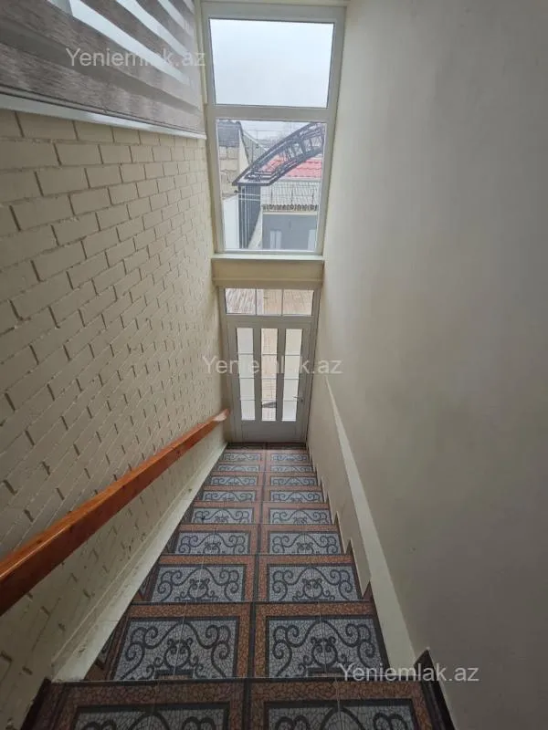 Satılır 4 otaqlı həyət evi 183 m²