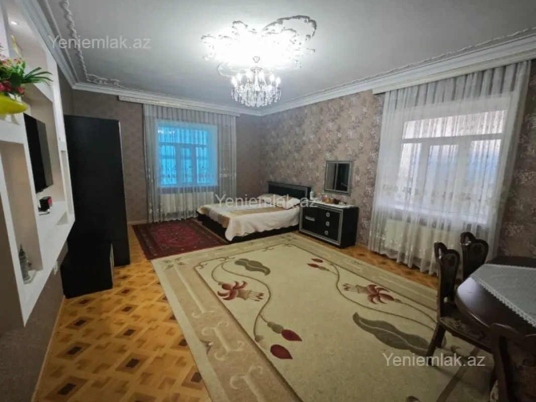 Satılır 4 otaqlı həyət evi 183 m²