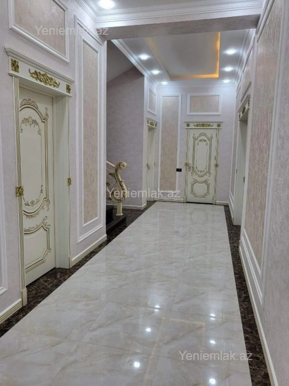Satılır 6 otaqlı həyət evi 220 m²
