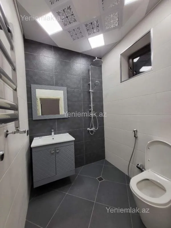 Satılır 6 otaqlı həyət evi 220 m²