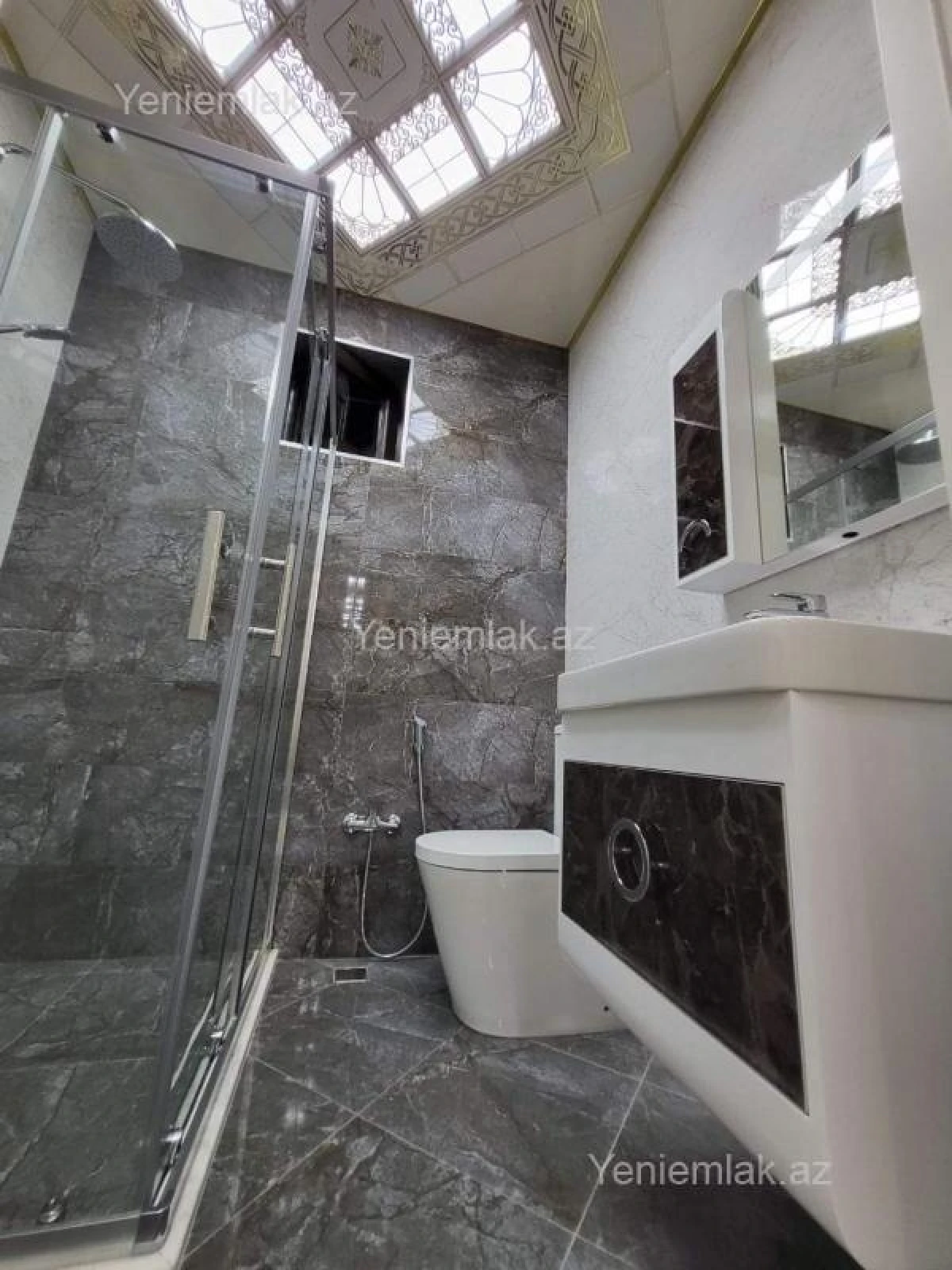 Satılır 6 otaqlı həyət evi 220 m²