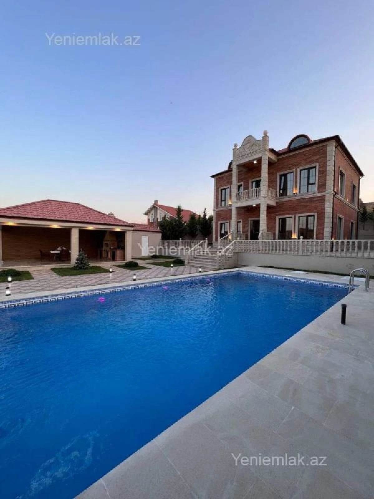 Satılır 6 otaqlı həyət evi 220 m²