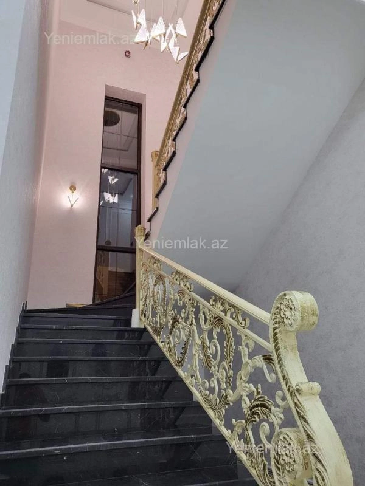 Satılır 6 otaqlı həyət evi 220 m²