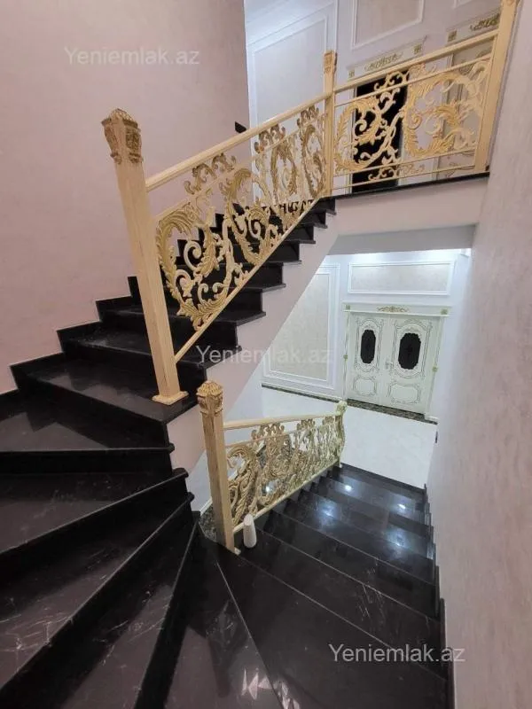 Satılır 6 otaqlı həyət evi 220 m²