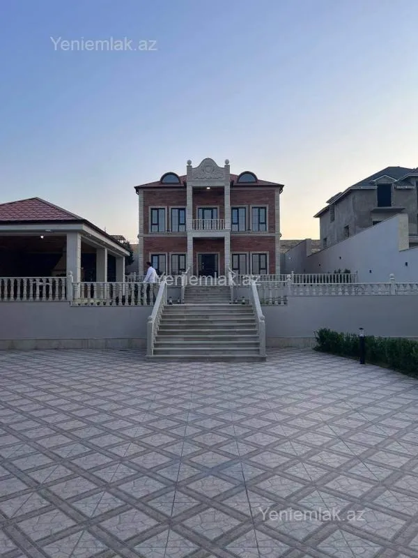 Satılır 6 otaqlı həyət evi 220 m²