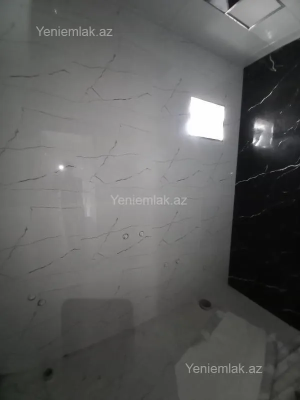 Satılır 6 otaqlı həyət evi 250 m²