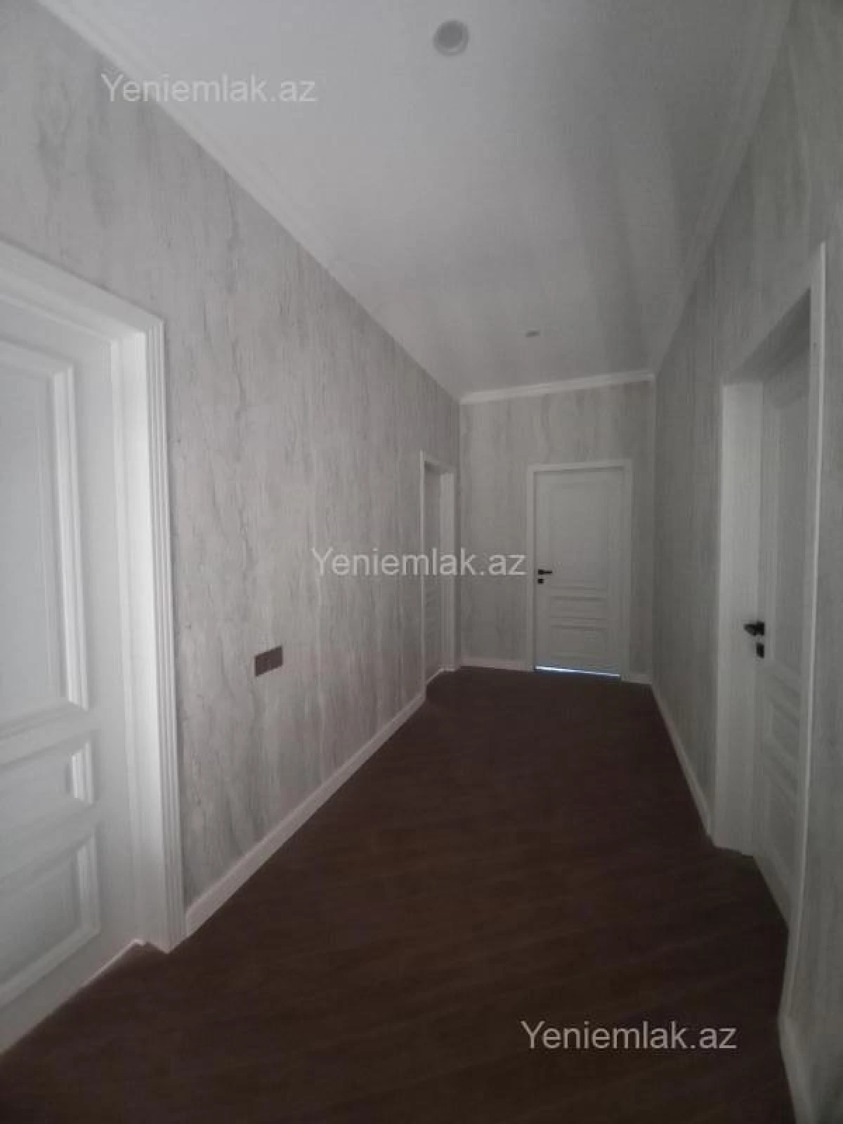 Satılır 6 otaqlı həyət evi 250 m²