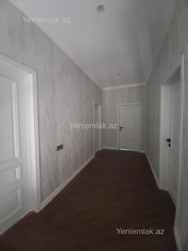 Satılır 6 otaqlı həyət evi 250 m²