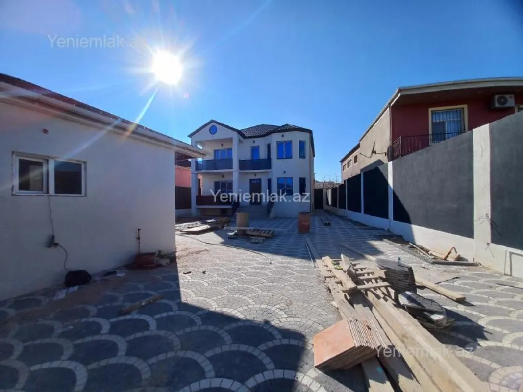Satılır 6 otaqlı həyət evi 250 m²