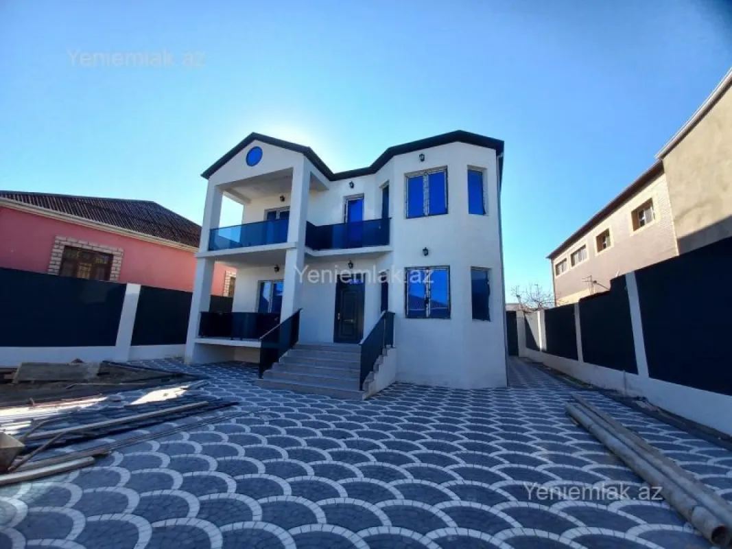 Satılır 6 otaqlı həyət evi 250 m²