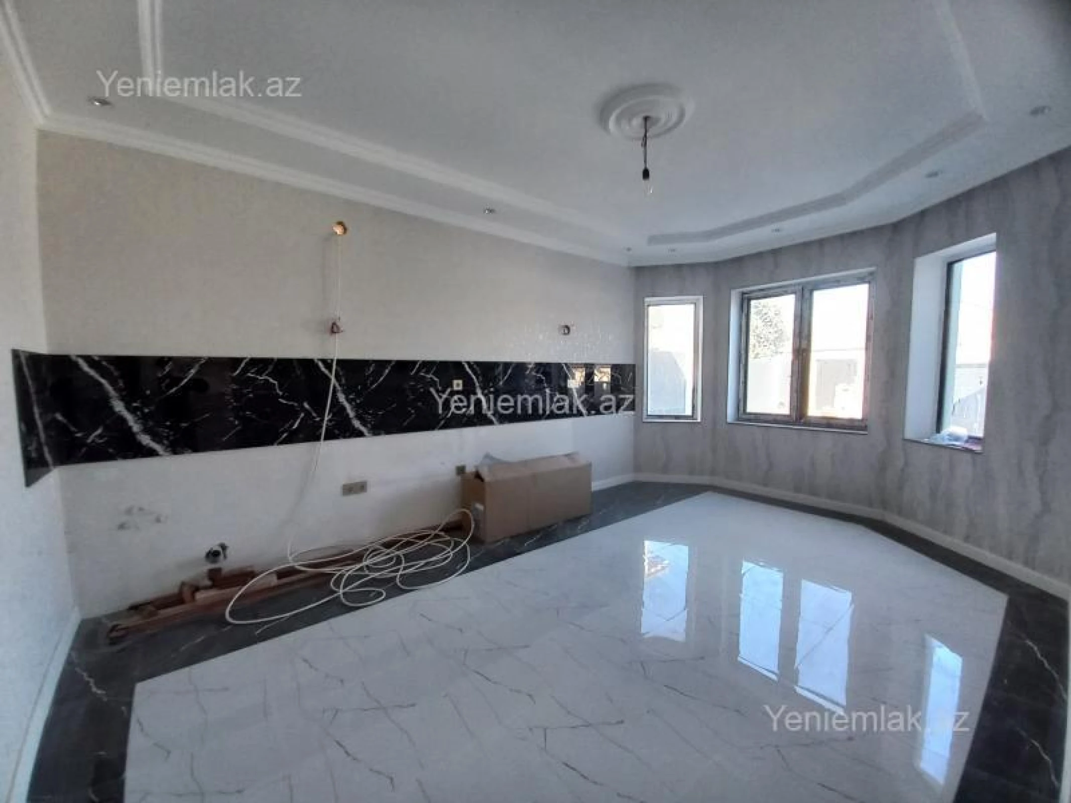 Satılır 6 otaqlı həyət evi 250 m²