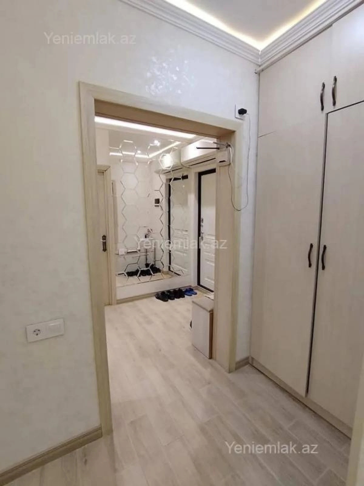 Satılır 4 otaqlı köhnə tikili 88 m²