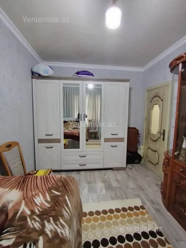 Satılır 4 otaqlı köhnə tikili 88 m²