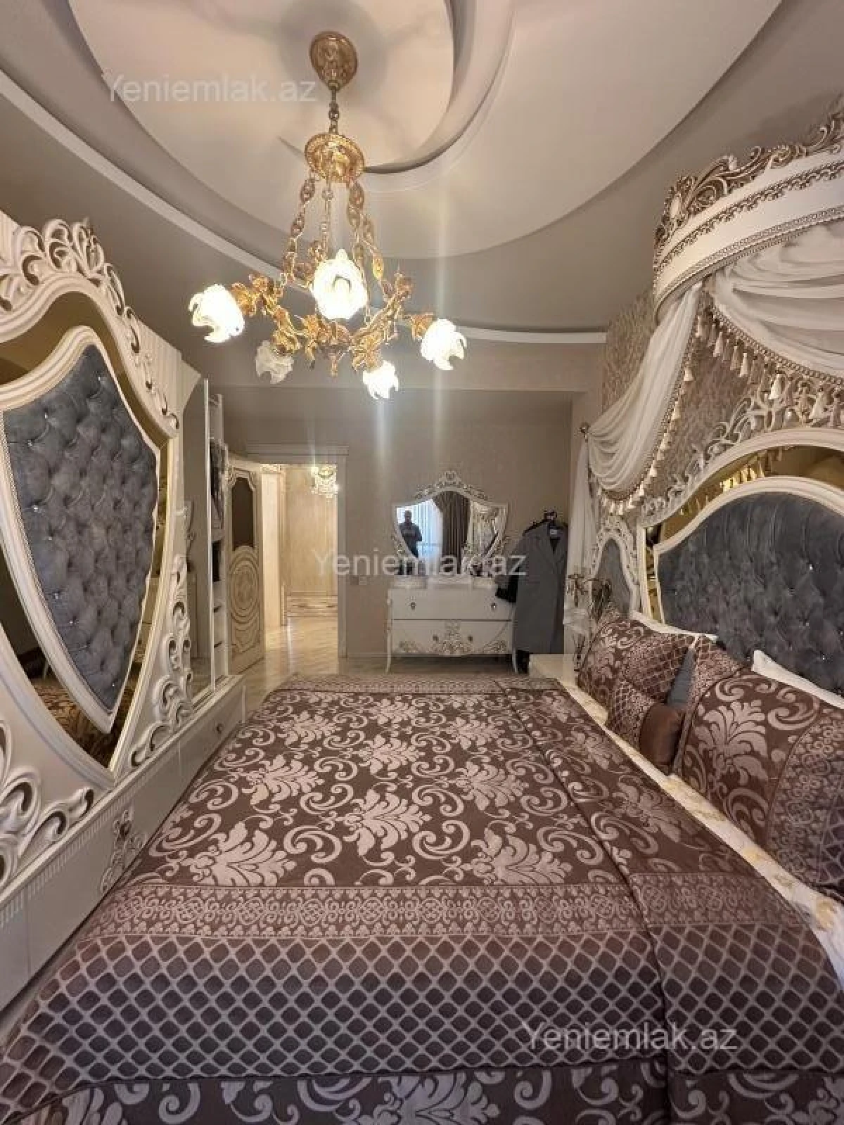 Satılır 4 otaqlı yeni tikili 150 m²