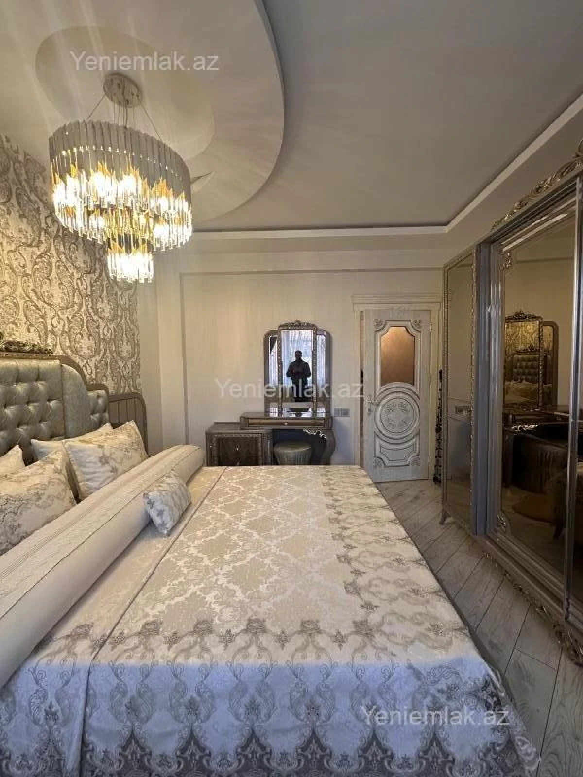 Satılır 4 otaqlı yeni tikili 150 m²