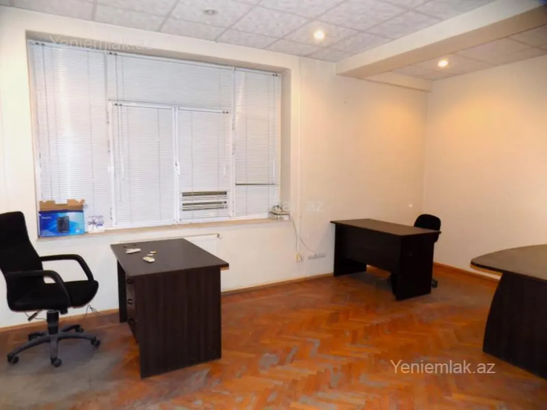 Satılır 15 otaqlı obyekt 650 m²